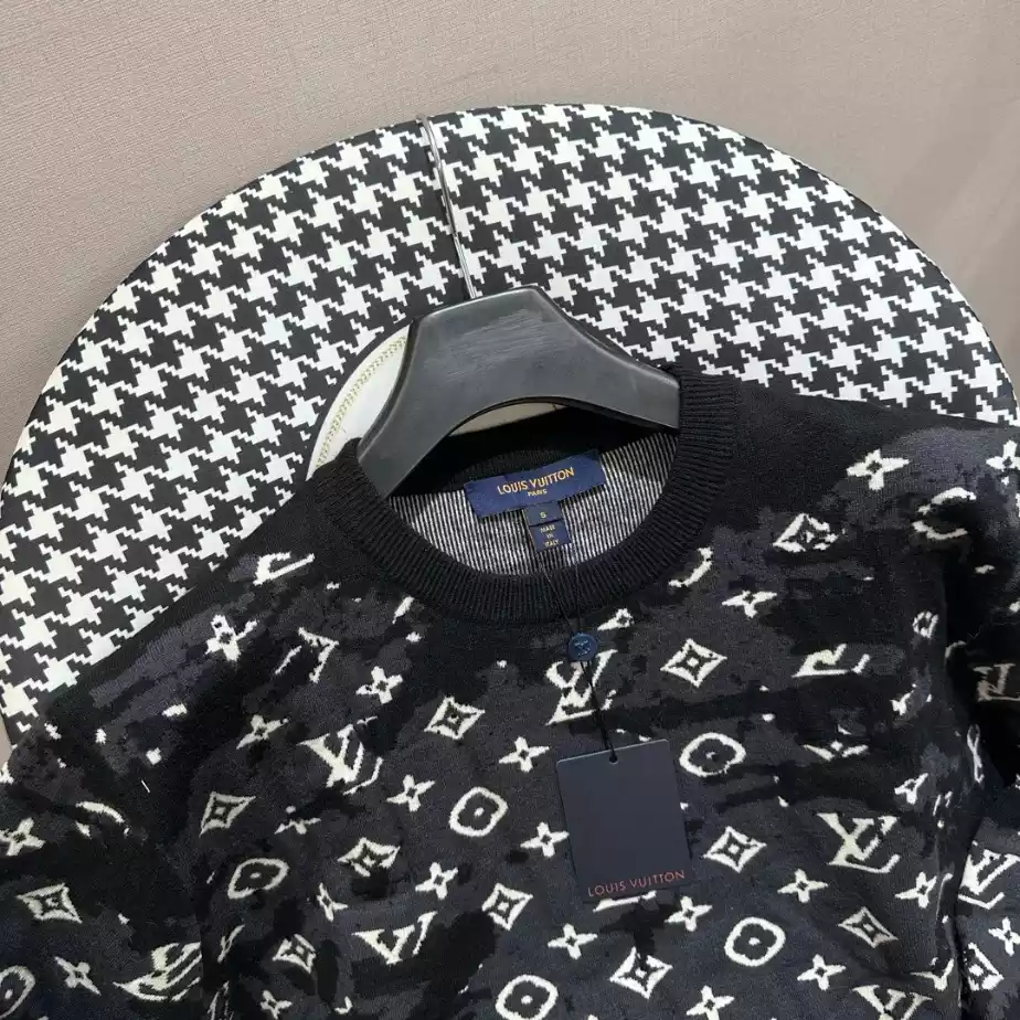 Louis Vuitton Distressed Monogram Sweater – SLV059 WellDesigned 9416