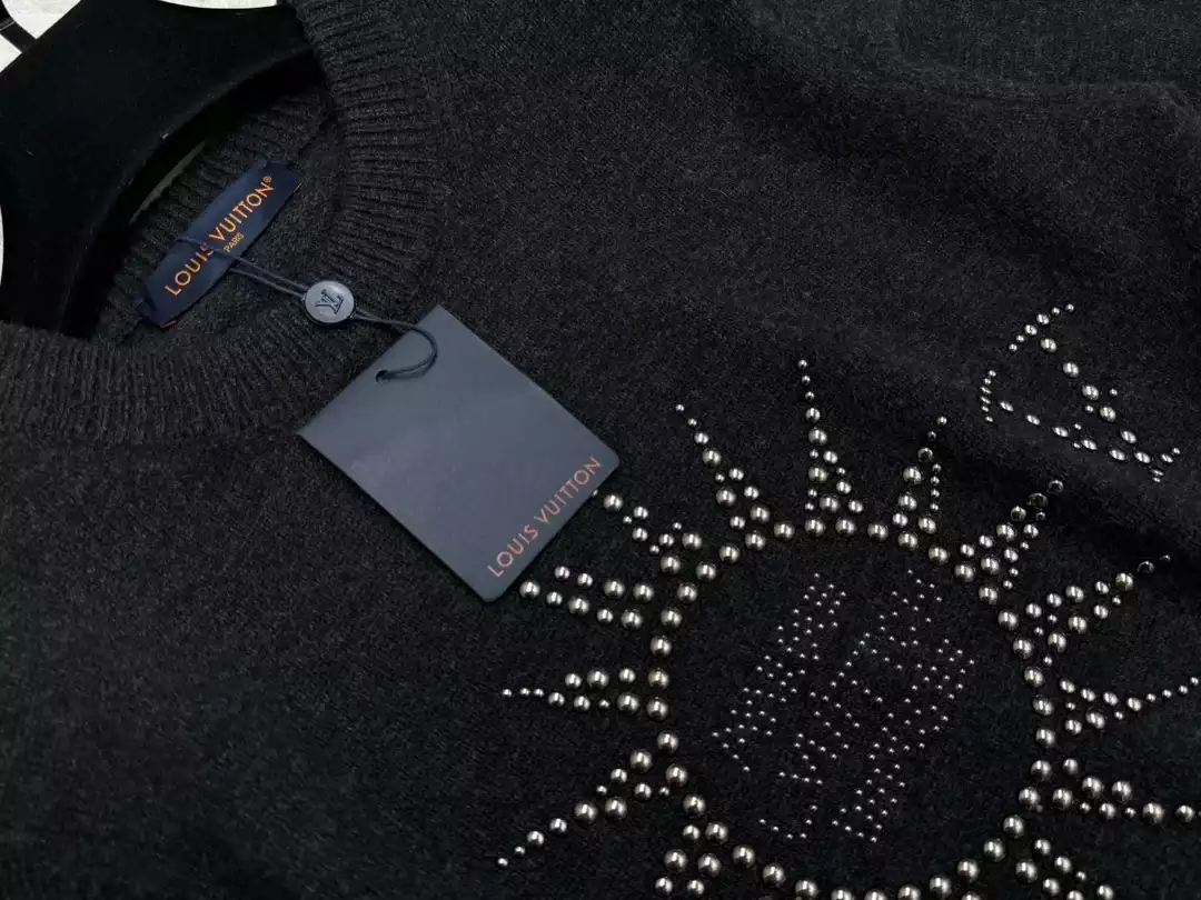 Louis Vuitton Embellished Long-Sleeved Merino Wool Crewneck – SLV031 TopPick 5235