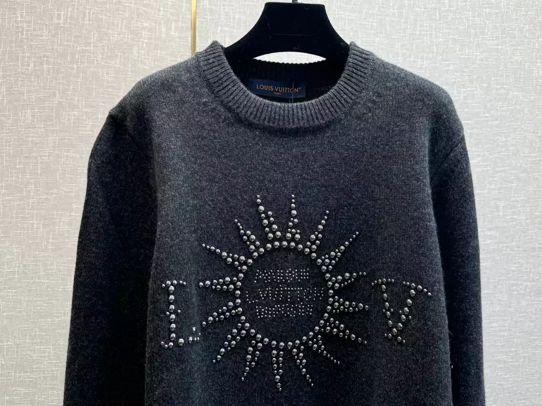 Louis Vuitton Embellished Long-Sleeved Merino Wool Crewneck – SLV031 TopPick 5235