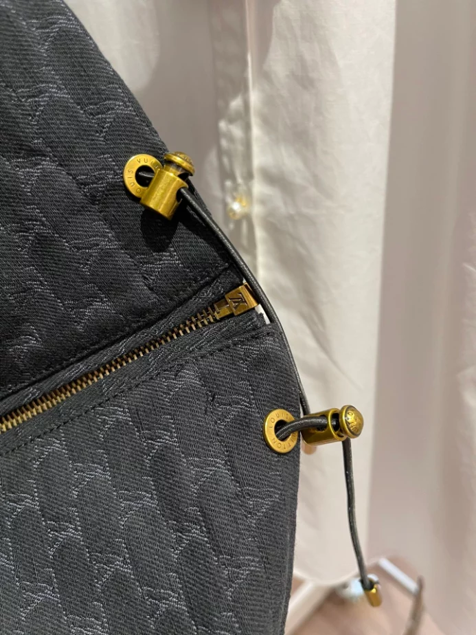 Louis Vuitton Jacket – LC006 EasyMatch 9188