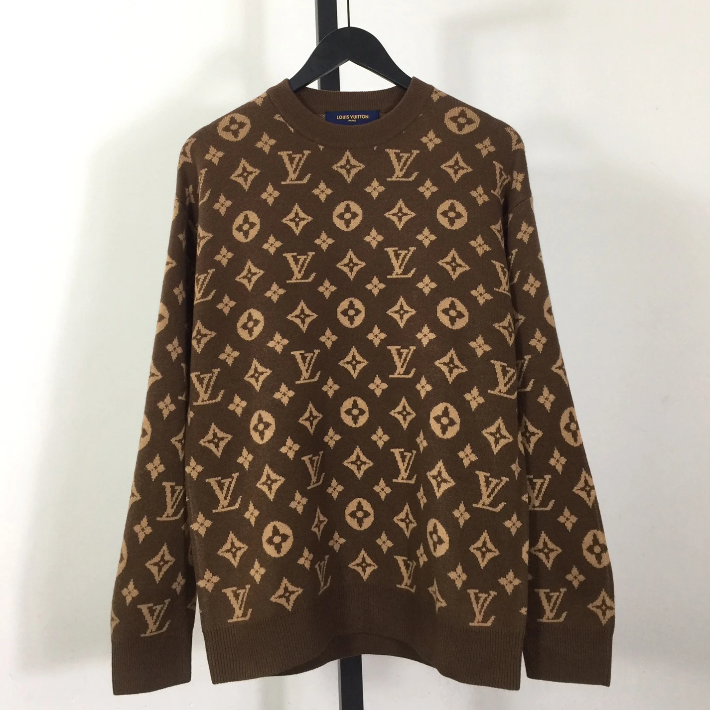 Louis Vuitton Sweater – SLV062 EasyMatch 5106