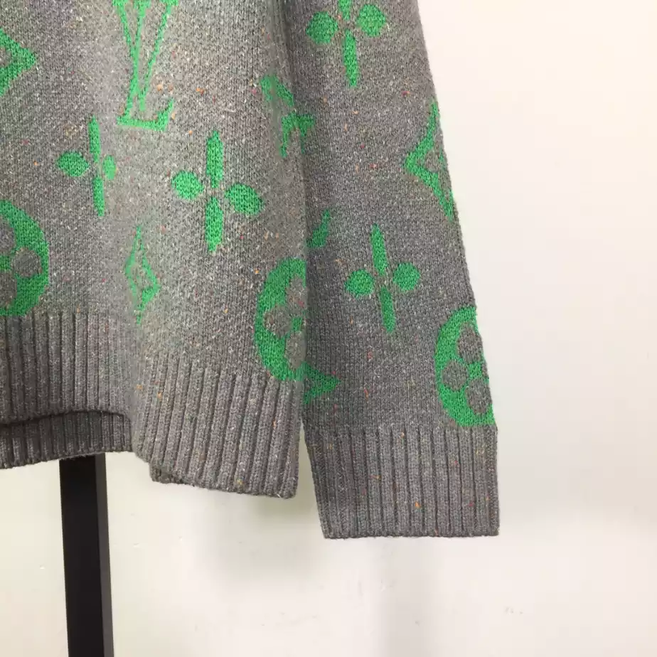 Louis Vuitton Sweater – SLV070 EasyMatch 1691