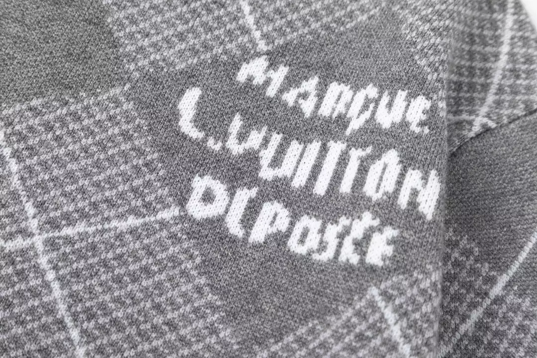 Louis Vuitton Sweater – SLV076 SmartChoice 7621