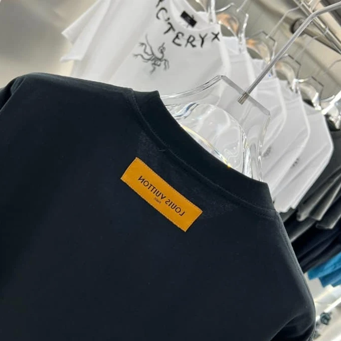 Louis Vuitton T-shirt – LSVT0167 Comfortable 6079