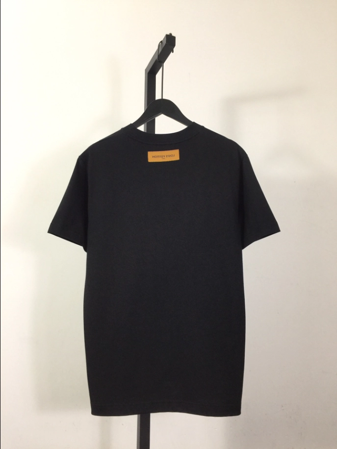 Louis Vuitton T-shirt – LSVT0223 HighQuality 451