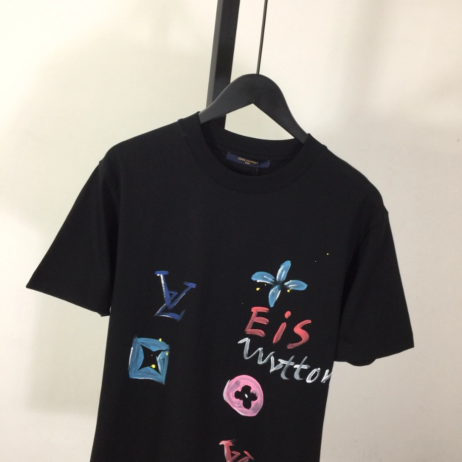 Louis Vuitton T-shirt – LSVT0223 HighQuality 451