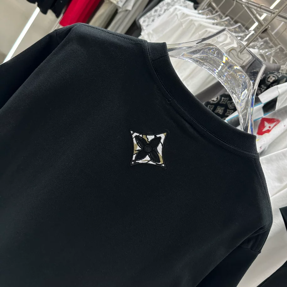 Louis Vuitton T-shirt – LSVT0241 Trendy 5160