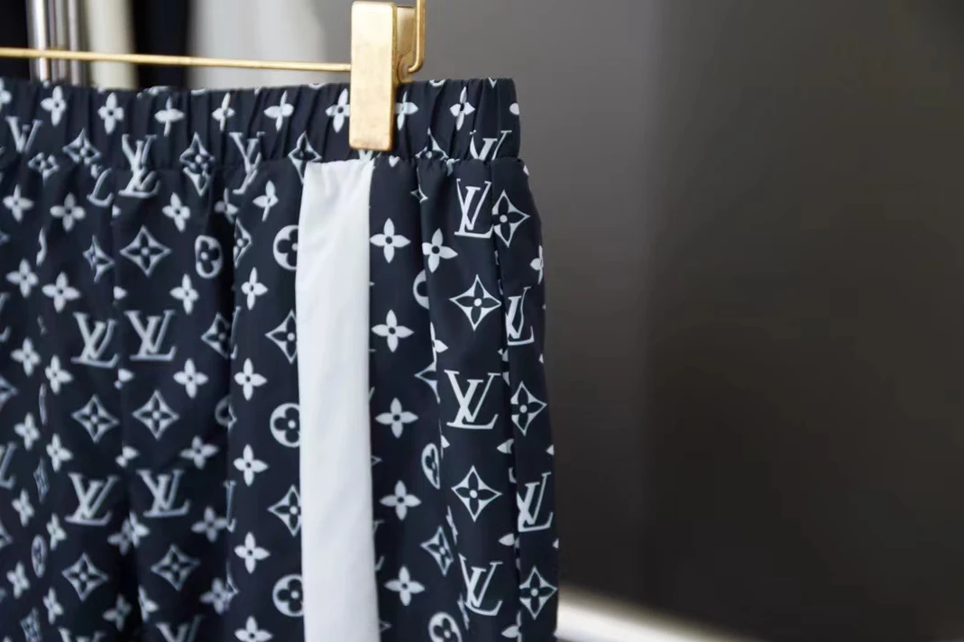 Louis Vuitton Tracksuit – LC012 AllSeason 3302