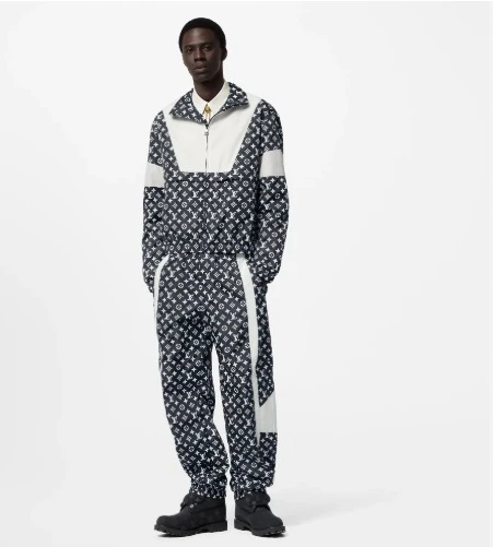 Louis Vuitton Tracksuit – LC012 AllSeason 3302
