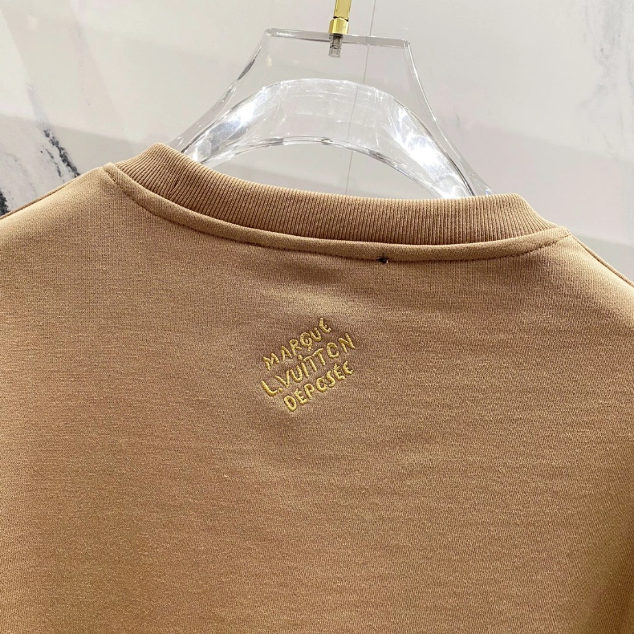 ModernLook 6778 Louis Vuitton Sweatshirts – SLV008