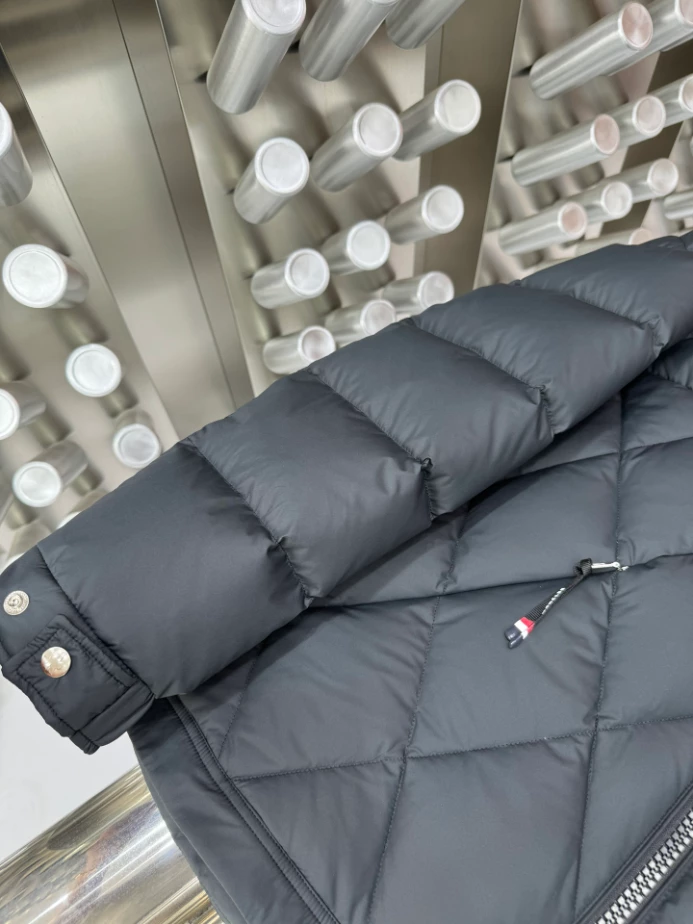 Moncler Averole Jacket Black – MC079 NewStyle 2966