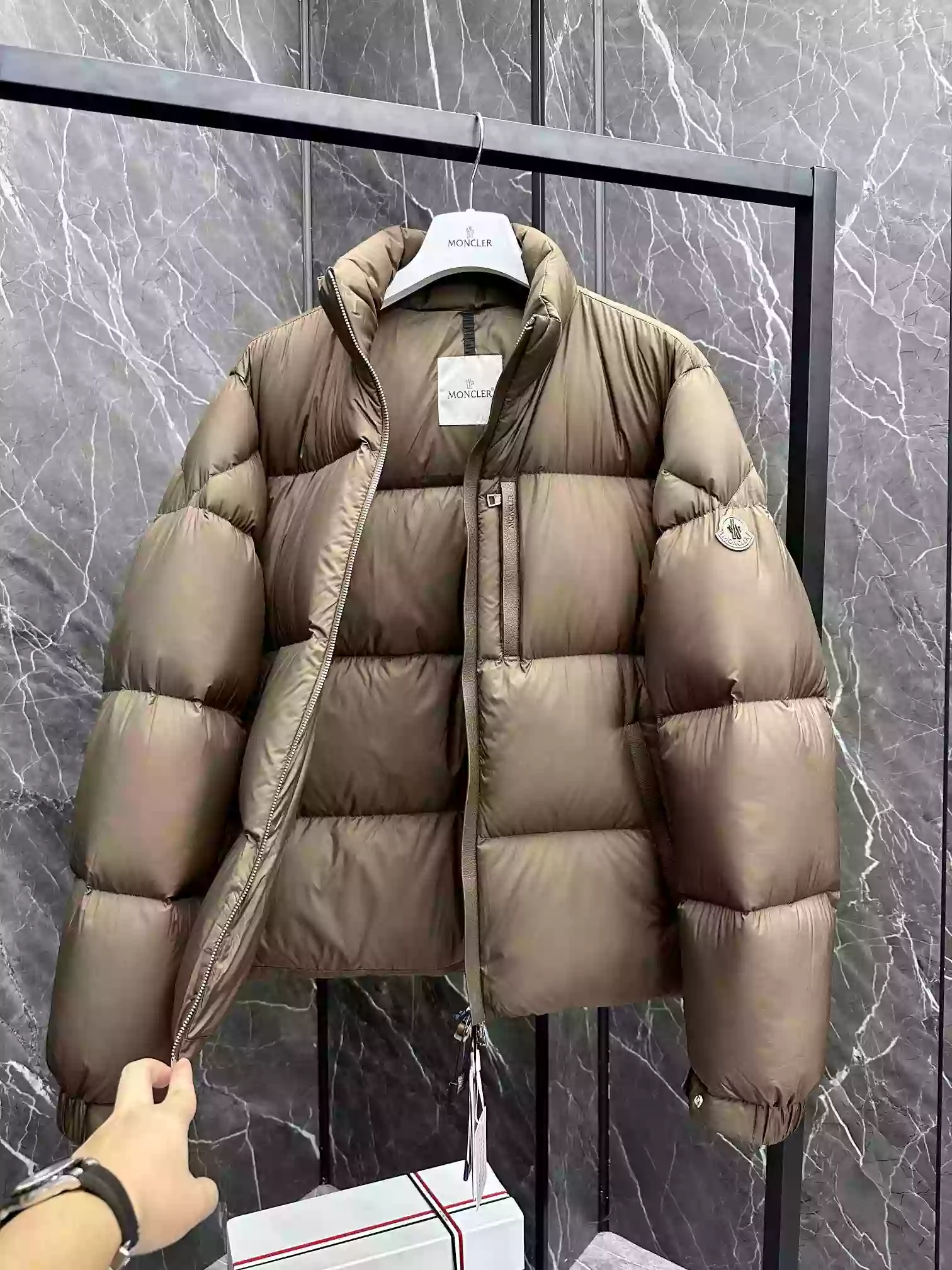 Moncler Besbre Jacket – MC098 GoAnywhere 5695