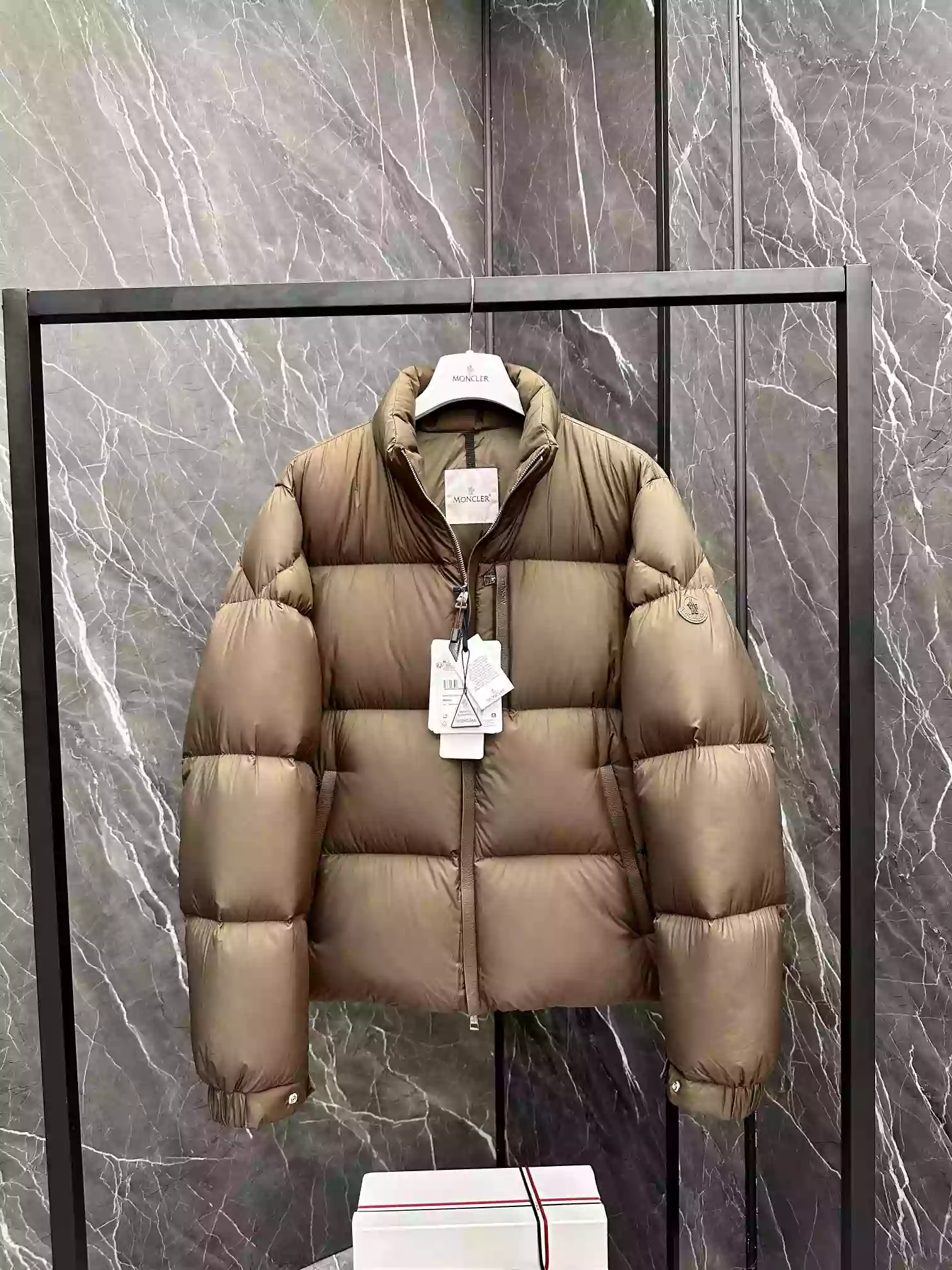 Moncler Besbre Jacket – MC098 GoAnywhere 5695