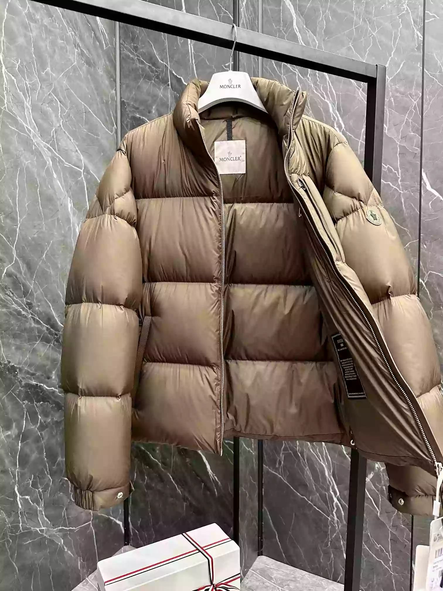 Moncler Besbre Jacket – MC098 GoAnywhere 5695
