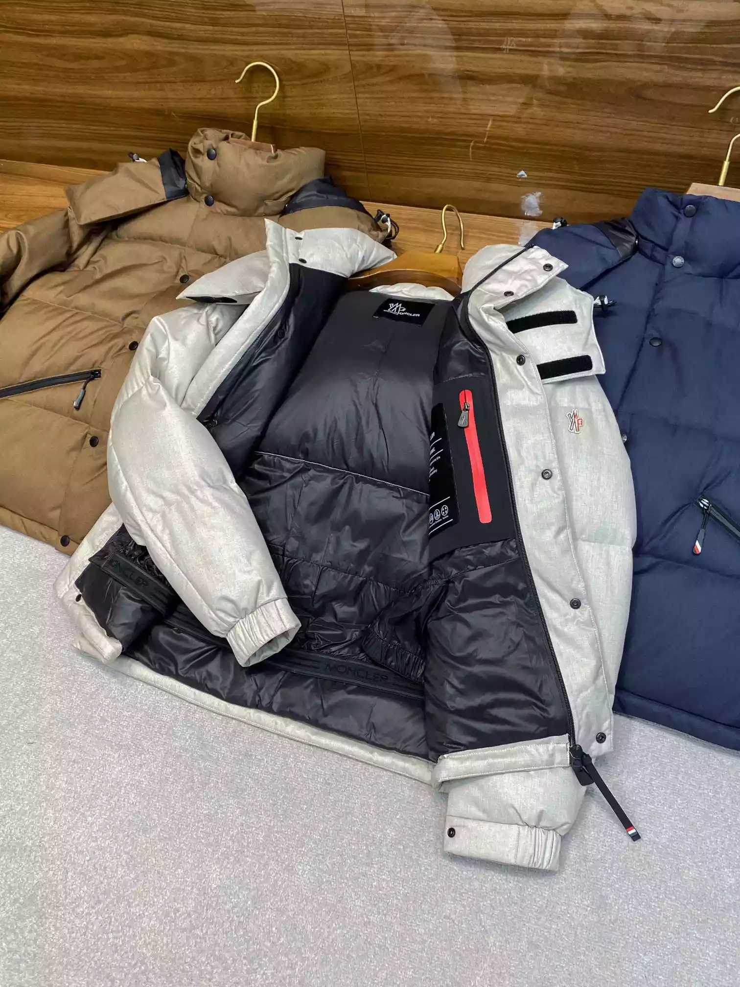 Moncler Grenoble Fall Winter White – MC115 Fashionable 7222