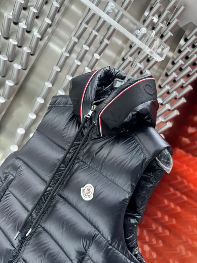 Moncler Luiro Down Vest – MC135 WellDesigned 4059