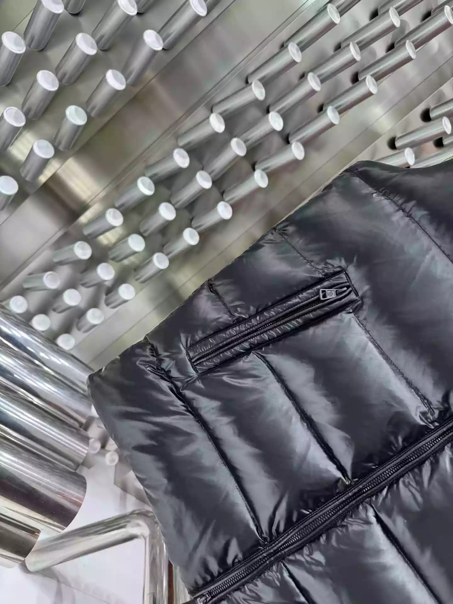 Moncler Parke Gilet Jacket in Black – MC120 GoAnywhere 6082