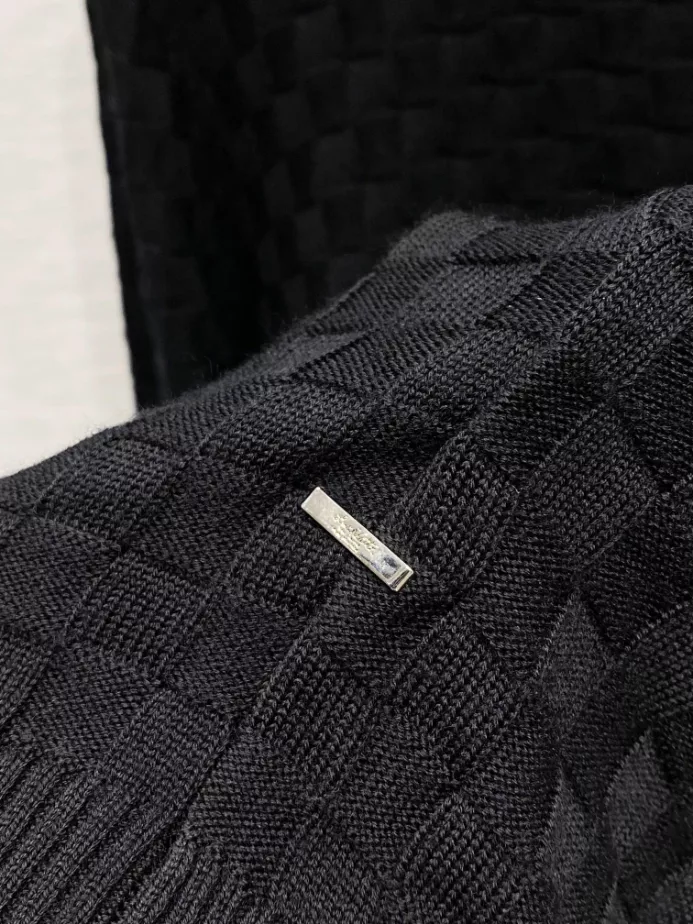 NewStyle 1010 Louis Vuitton Damier Signature Crewneck – SLV028