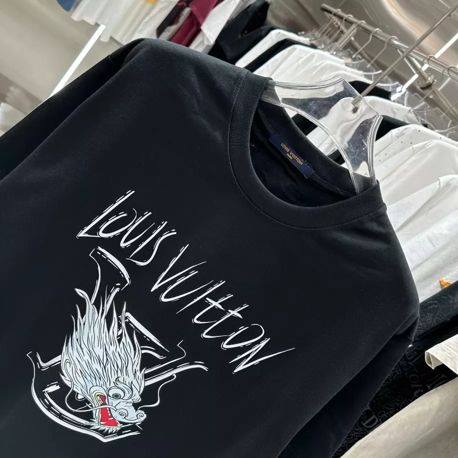 Trendy 4952 Louis Vuitton T-shirt – LSVT0229