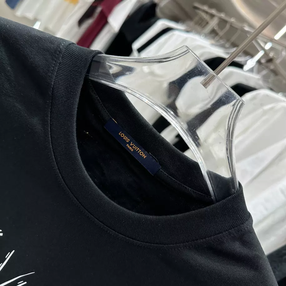 Trendy 4952 Louis Vuitton T-shirt – LSVT0229