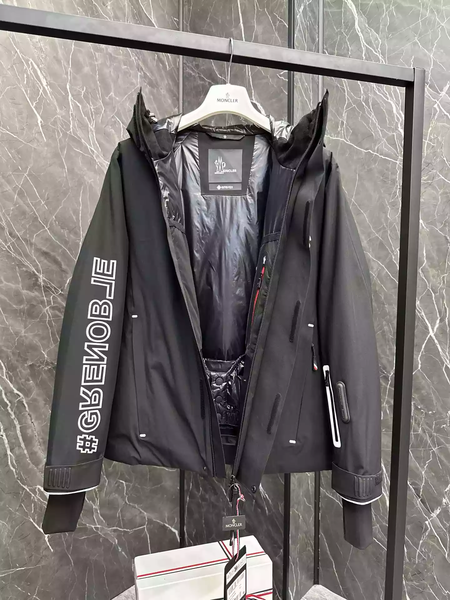 Trendy 6405 Moncler Grenoble Moriond Jacket – MC100