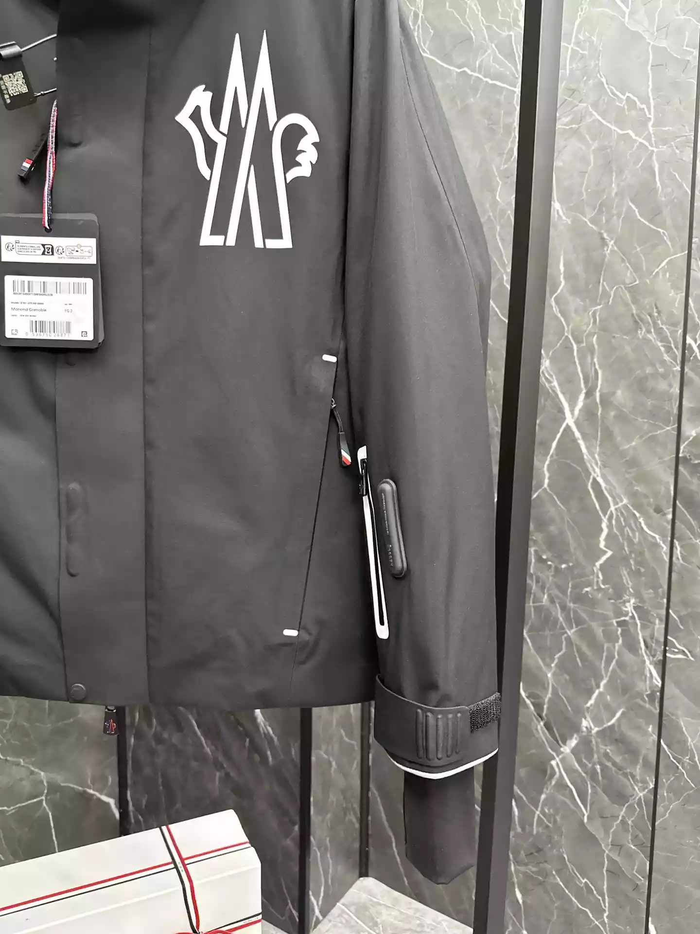 Trendy 6405 Moncler Grenoble Moriond Jacket – MC100