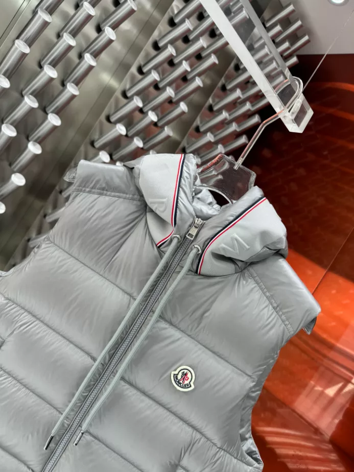 Trendy 7686 Moncler Luiro Down Vest – MC132