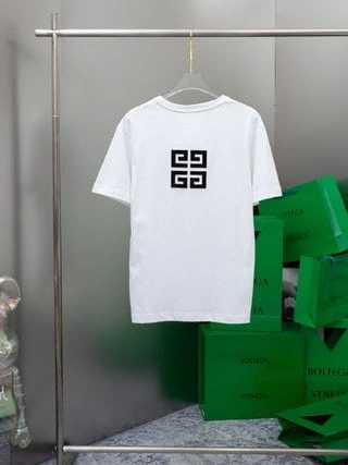 UrbanStyle 7560 Givenchy T-shirt in Jersey with Ceramic Print – GVS26