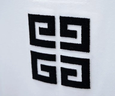 UrbanStyle 7560 Givenchy T-shirt in Jersey with Ceramic Print – GVS26