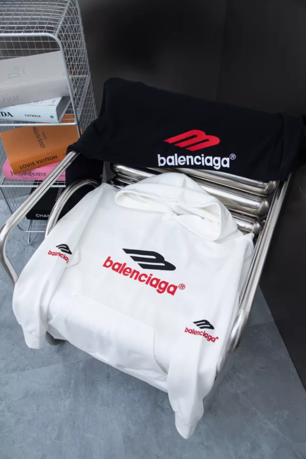 WellDesigned 2962 Balenciaga Hoodie – SBH004 WellDesigned 2962 Balenciaga Hoodie – SBH004