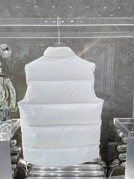 WellDesigned 5607 Canada Goose Vest – CG053