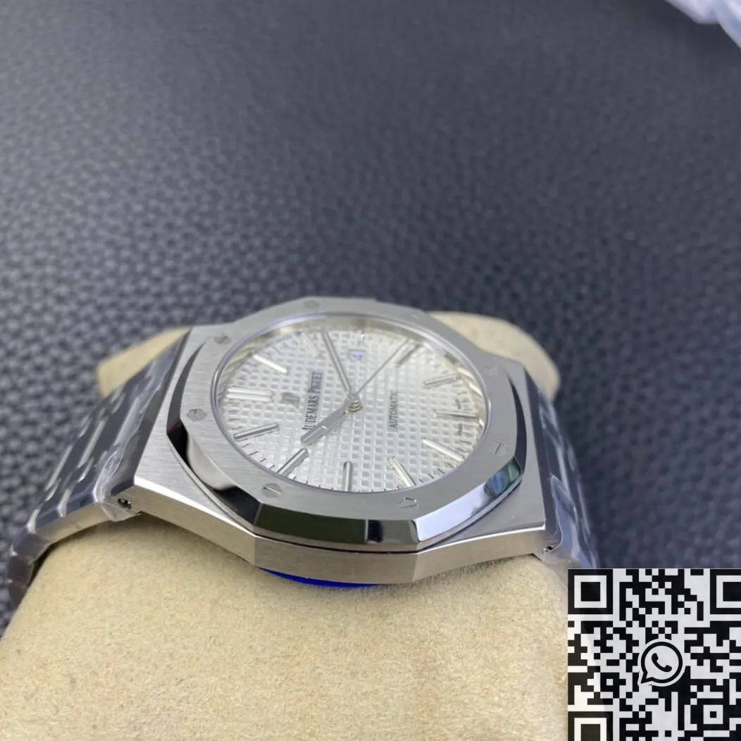 EasyCare Audemars Piguet Royal Oak 15400ST.OO.1220ST.02 White Dial Watch ZF Factory 2186