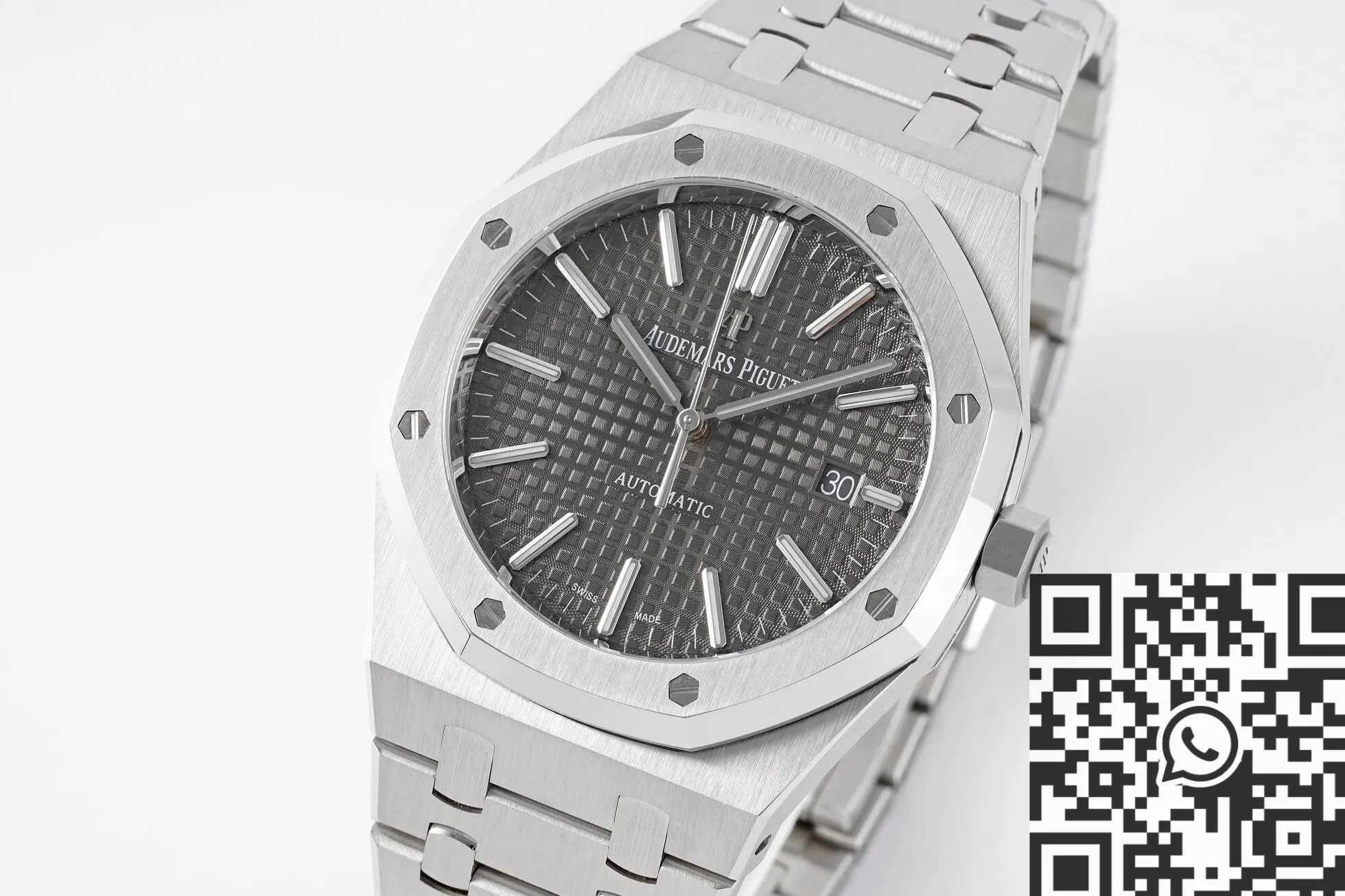Contemporary Audemars Piguet Royal Oak 15400ST.OO.1220ST.04 Greyruthenium Dial APS Factory 1983