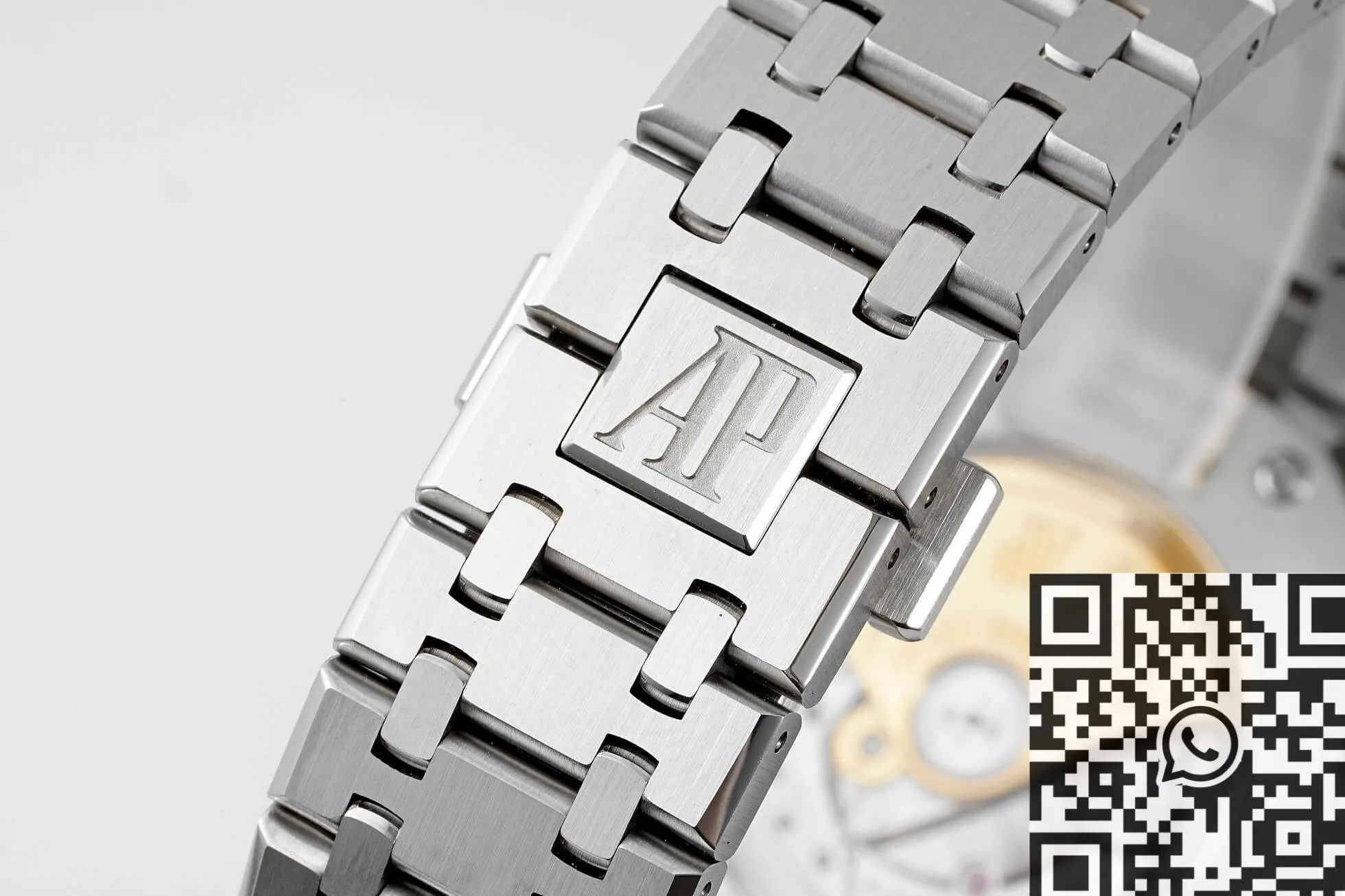 Contemporary Audemars Piguet Royal Oak 15400ST.OO.1220ST.04 Greyruthenium Dial APS Factory 1983