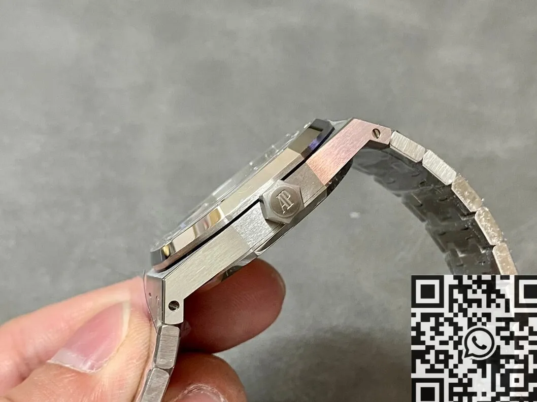 Audemars Piguet Royal Oak 15450ST.OO.1256ST.01 Silver Dial Size 37mm APS Factory Lightweight 1980