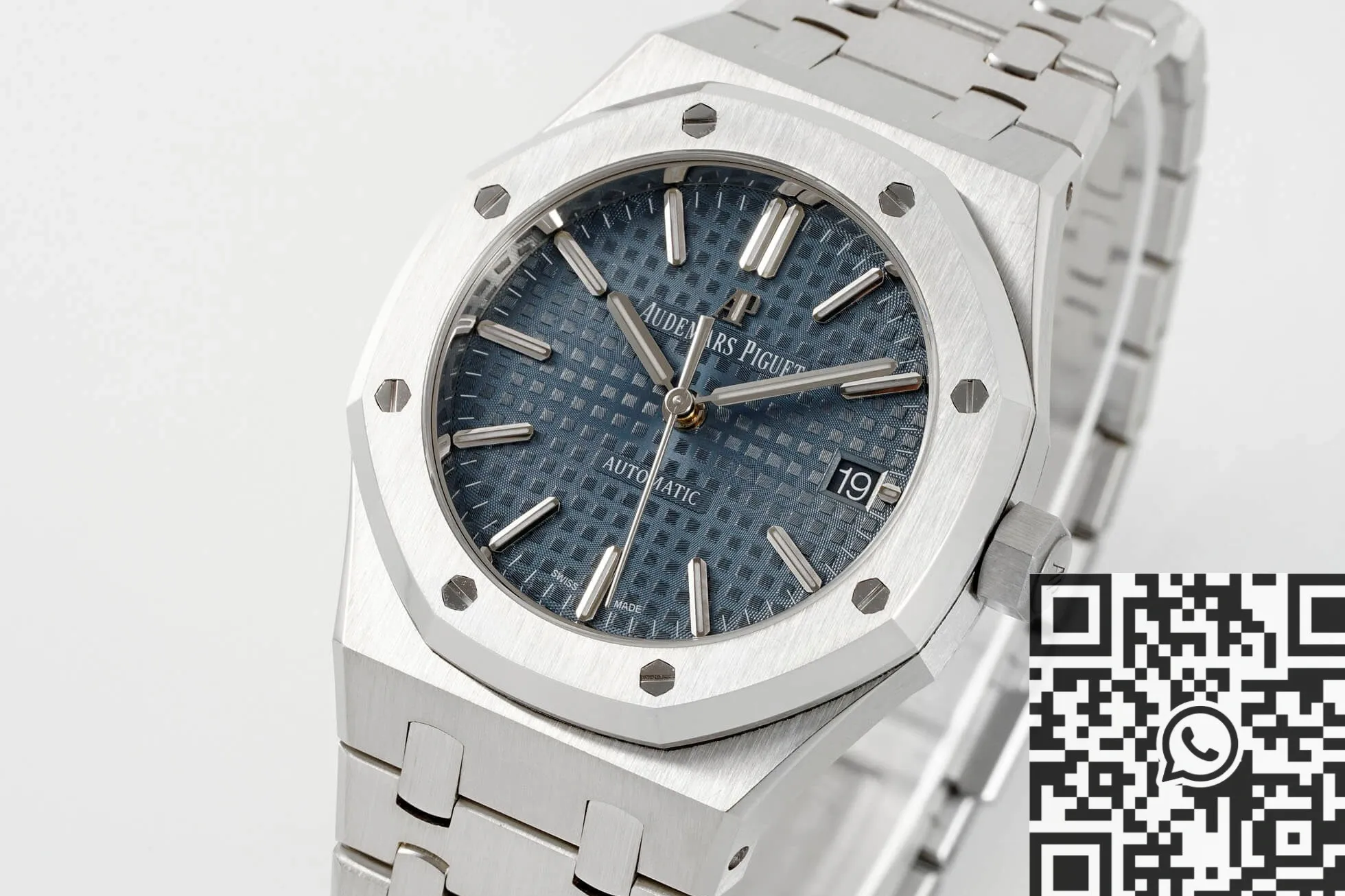 Contemporary Audemars Piguet Royal Oak 15450ST.OO.1256ST.03 Blue Dial Size 37mm APS Factory 1988