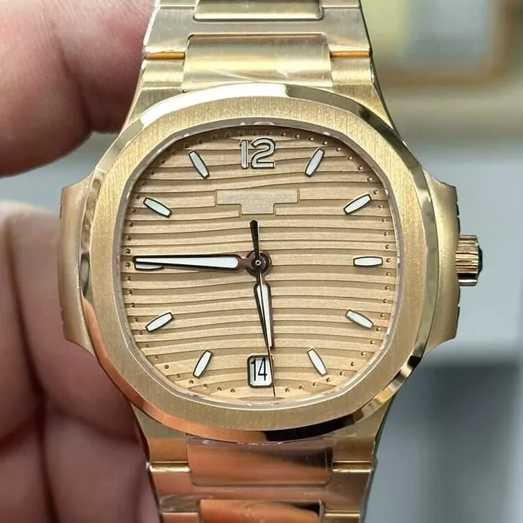 Patek Philippe Nautilus 7118 1R-010 Honey Gold Gloss Dial 3K Factory Attractive 1970