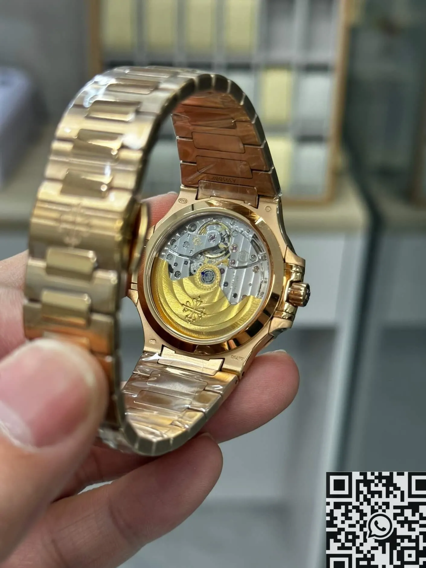 Wishbiz Ru Patek Philippe Nautilus 7118 1R-010 Honey Gold Gloss Dial 3K Factory Attractive 1970