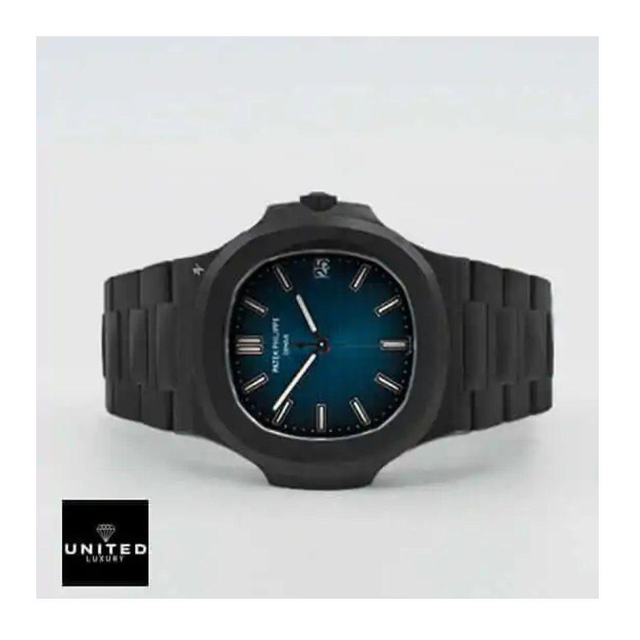Elegant Patek Philippe Nautilus 5711 1A-010 “Black Dial” High-End Replica 1: 413