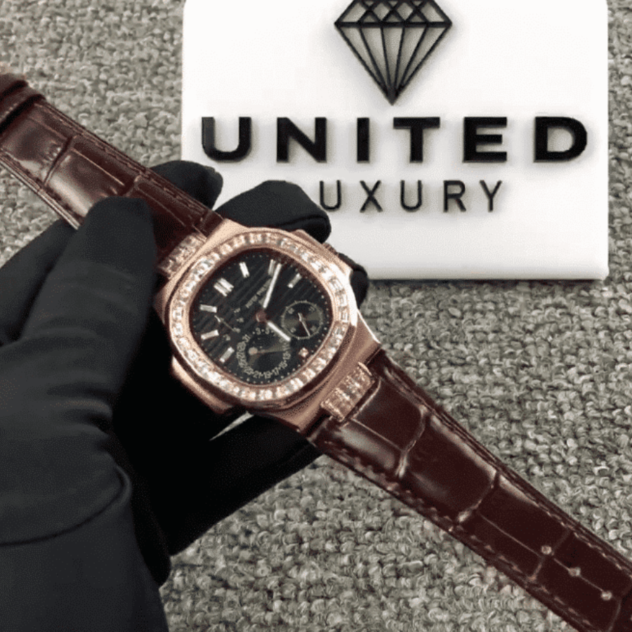 Patek Philippe Nautilus 5724 “Baguette Diamonds” 1:1 Clone Edition Elegant 414