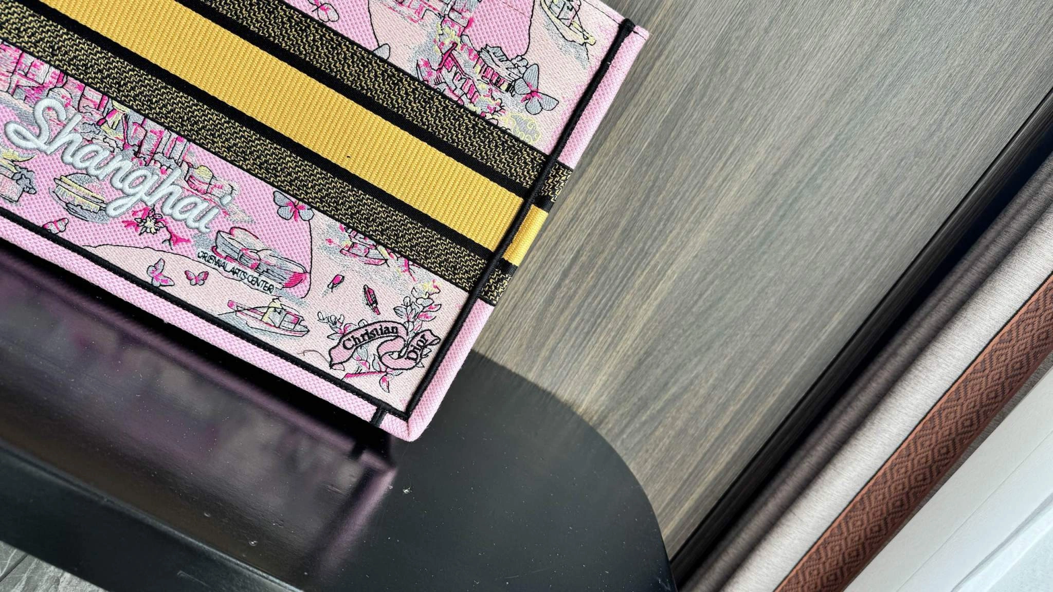 MOMO-- 4ior M1296ZEJI-M20E high quality version Book Tote embroidery item:E-B000I0726