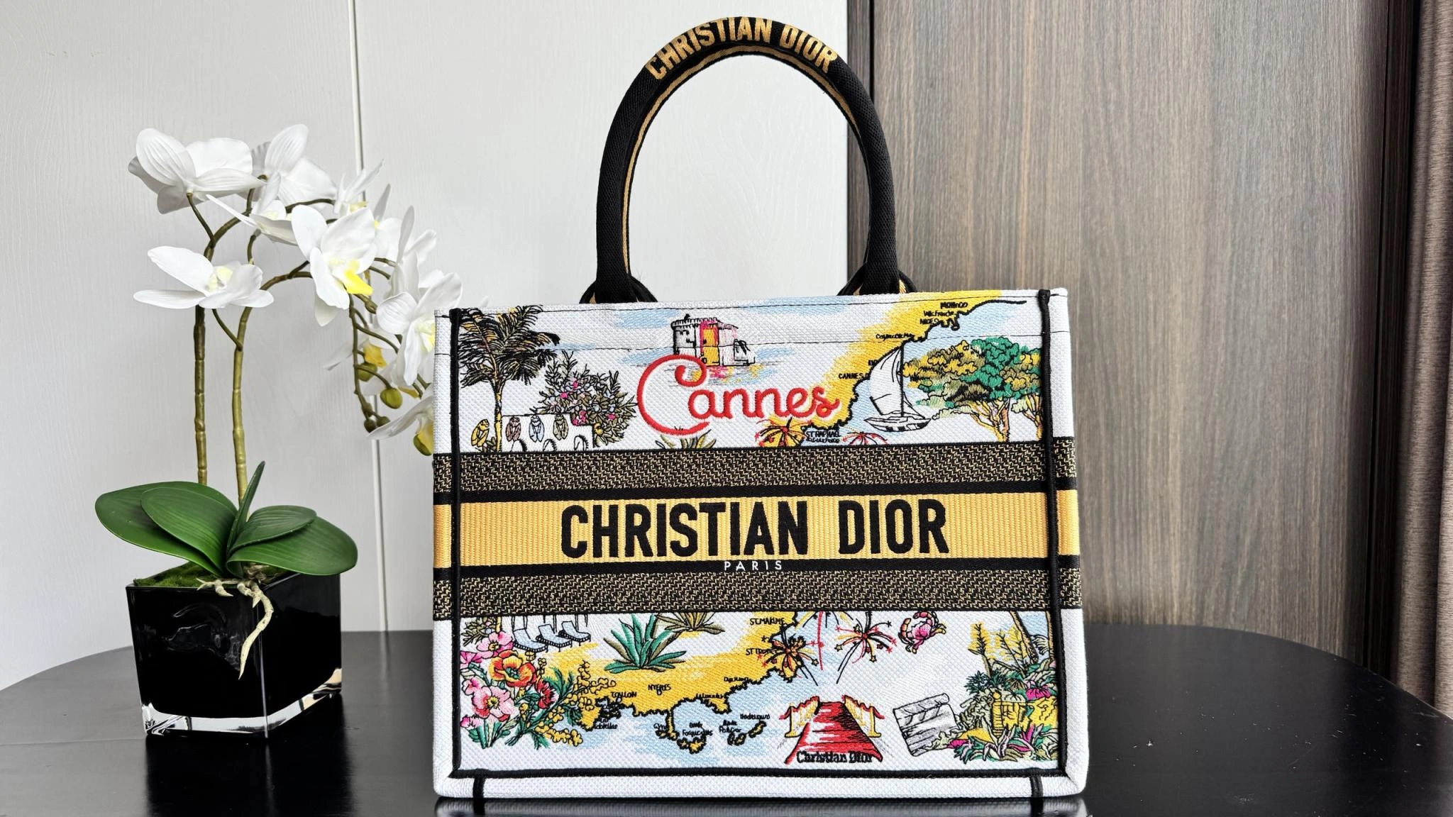 MOMO-- 4ior M1296ZEYN-M20E high quality version Book Tote embroidery item:E-B000I0727