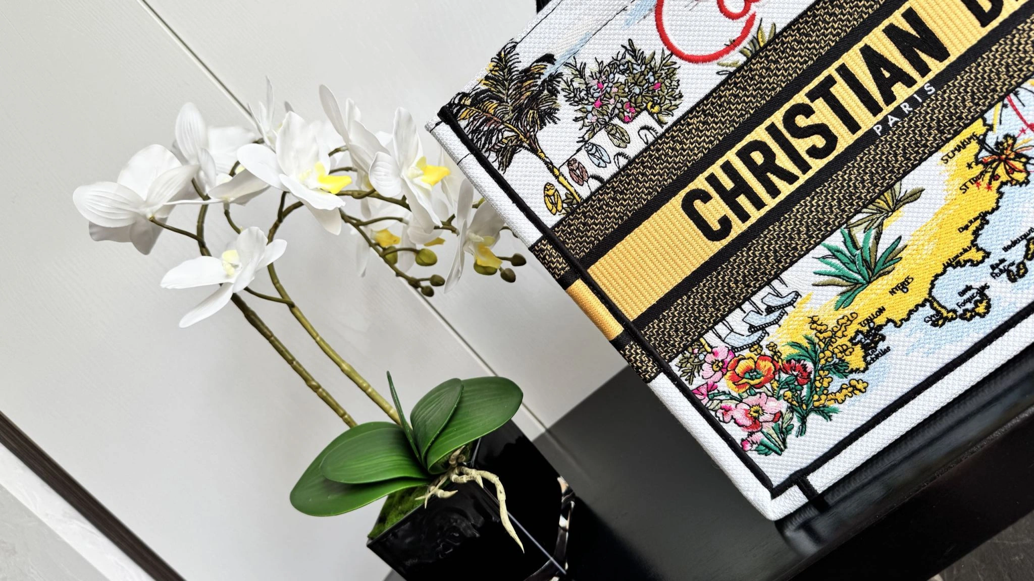 MOMO-- 4ior M1296ZEYN-M20E high quality version Book Tote embroidery item:E-B000I0727