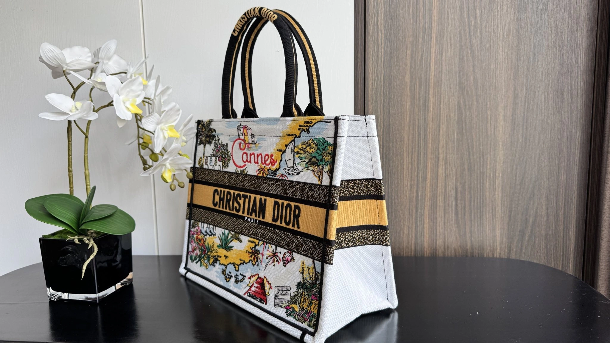 MOMO-- 4ior M1296ZEYN-M20E high quality version Book Tote embroidery item:E-B000I0727