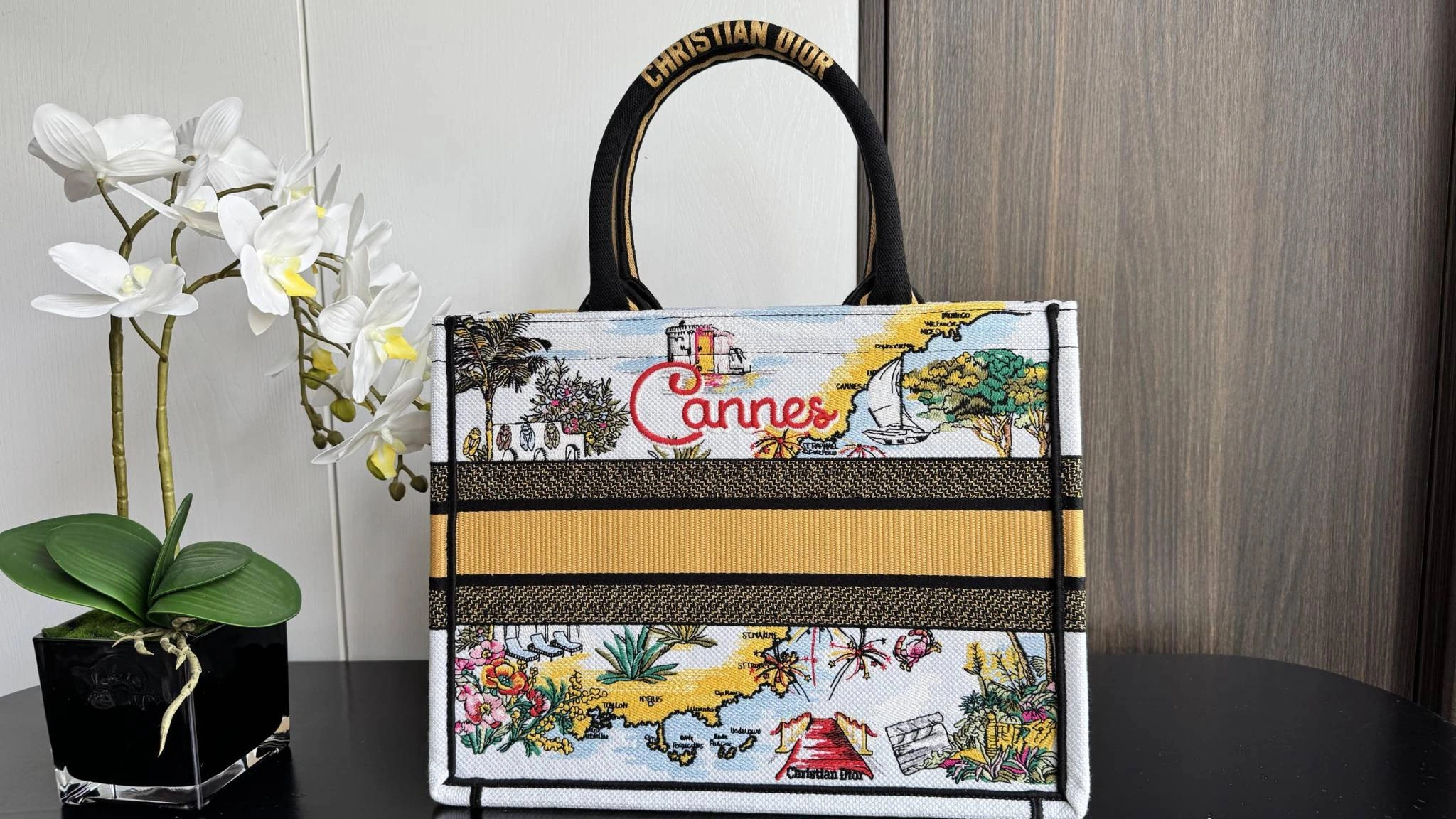 MOMO-- 4ior M1296ZEYN-M20E high quality version Book Tote embroidery item:E-B000I0727
