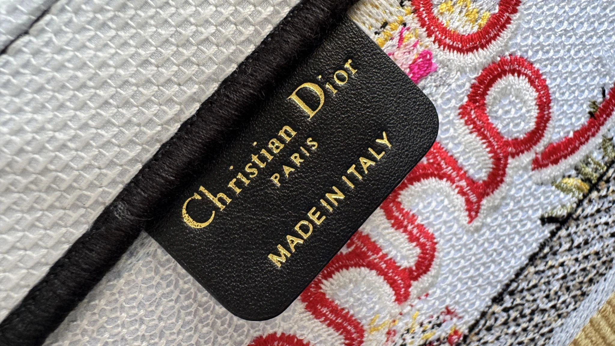 MOMO-- 4ior M1296ZEYN-M20E high quality version Book Tote embroidery item:E-B000I0727