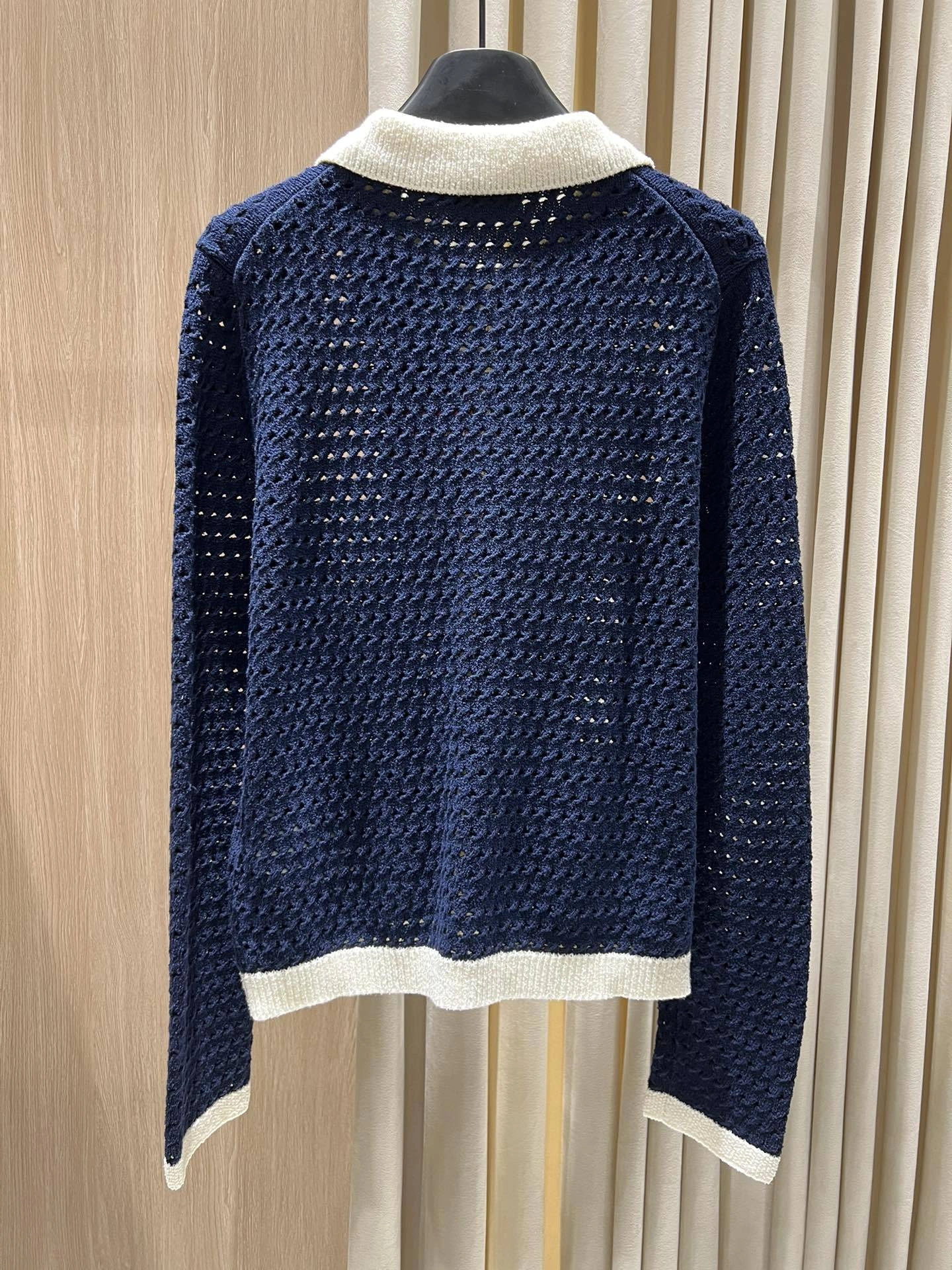 Victoria-- 6u33i Gucci Navy Open-Knit Cardigan with Contrast White Trim item:E-F140L1021H