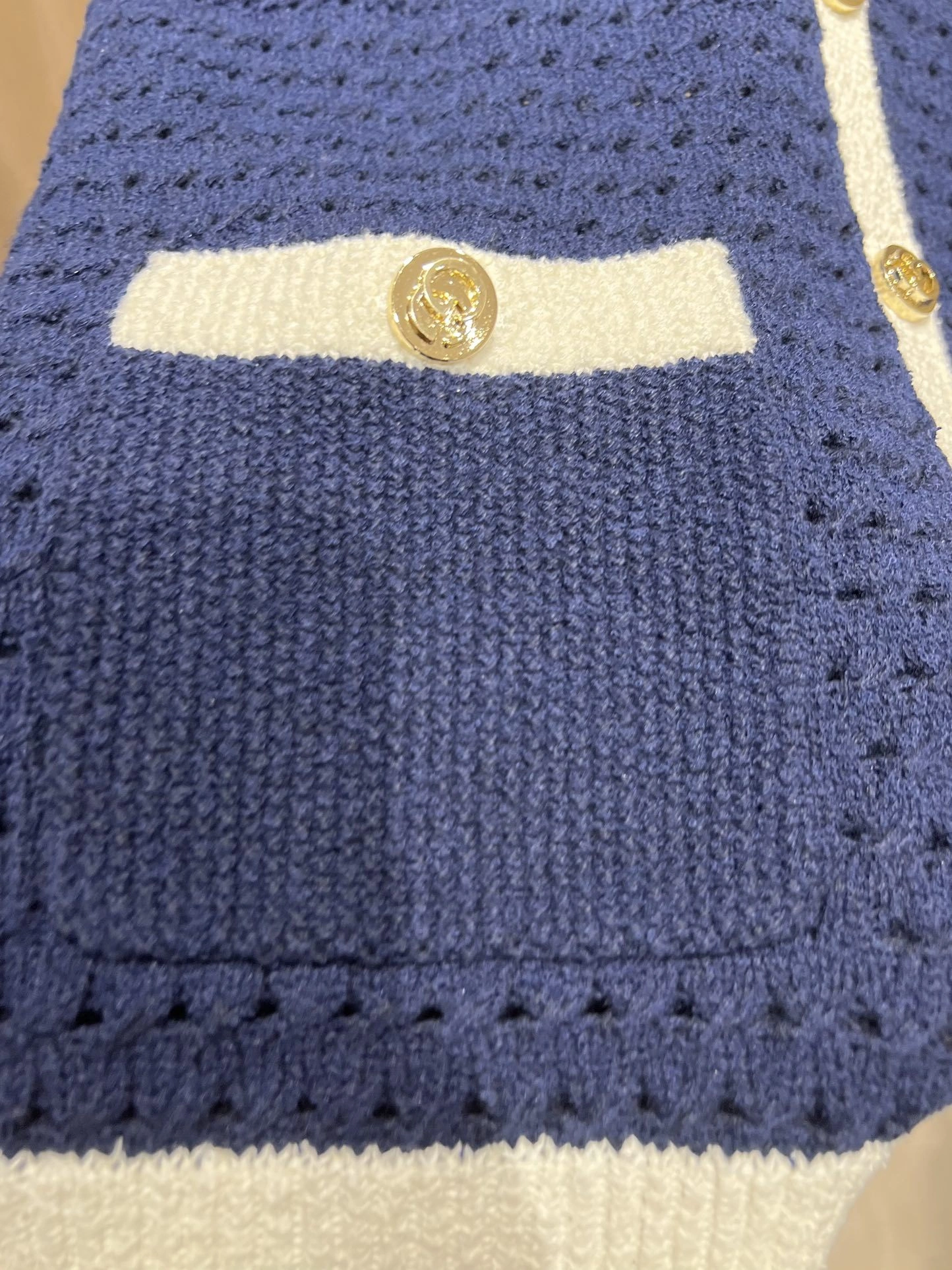 Victoria-- 6u33i Gucci Navy Open-Knit Cardigan with Contrast White Trim item:E-F140L1021H