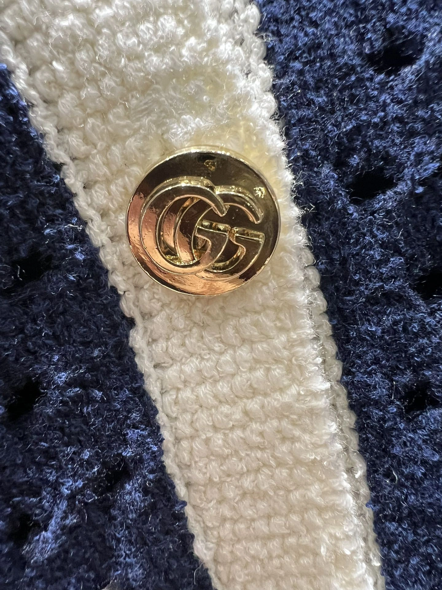 Victoria-- 6u33i Gucci Navy Open-Knit Cardigan with Contrast White Trim item:E-F140L1021H