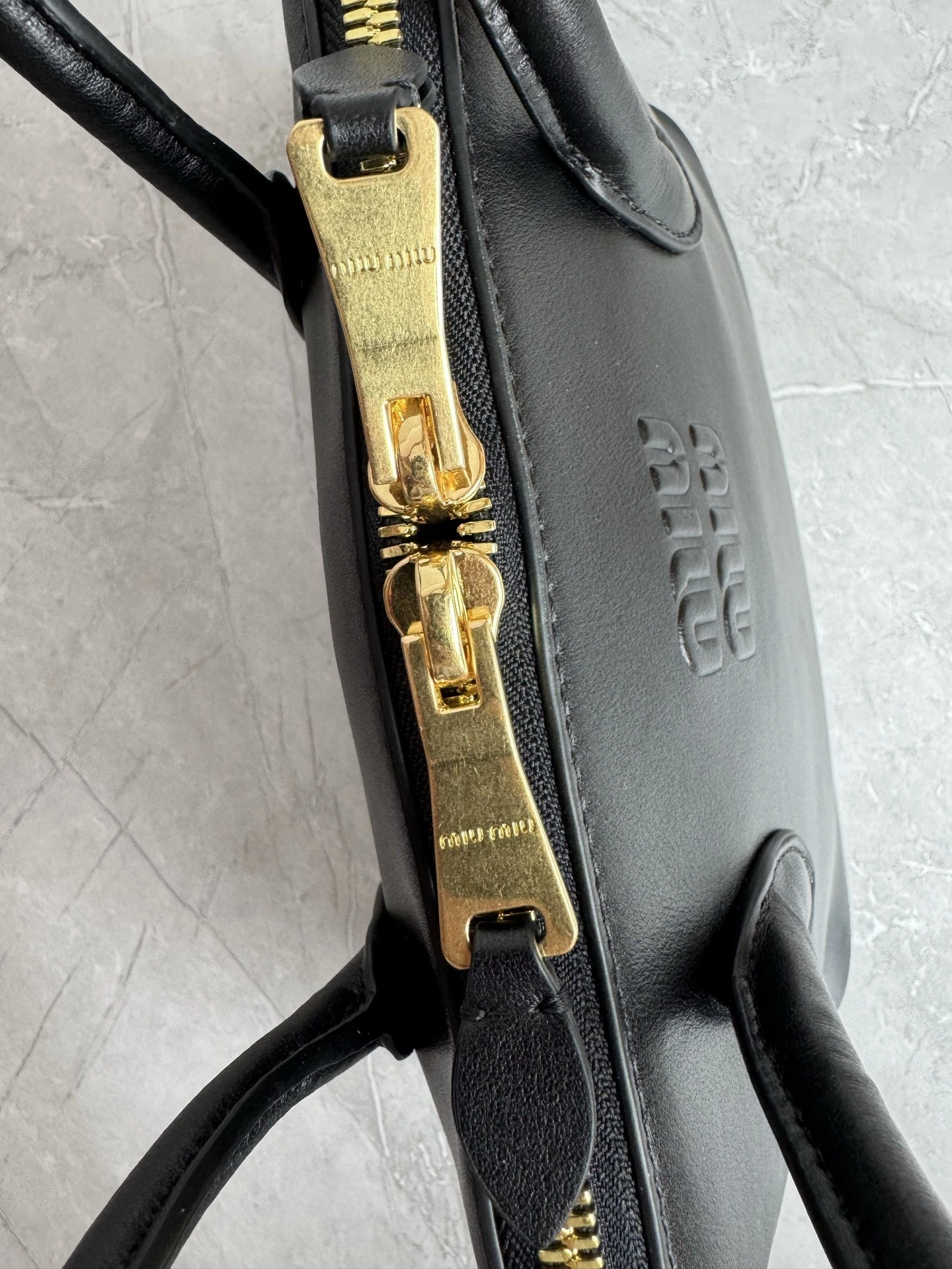 MOMO-- 7iu7iu 5BA289_2CRM_F0002_V_OOO high quality version Calfskin item:E-B000L1618T
